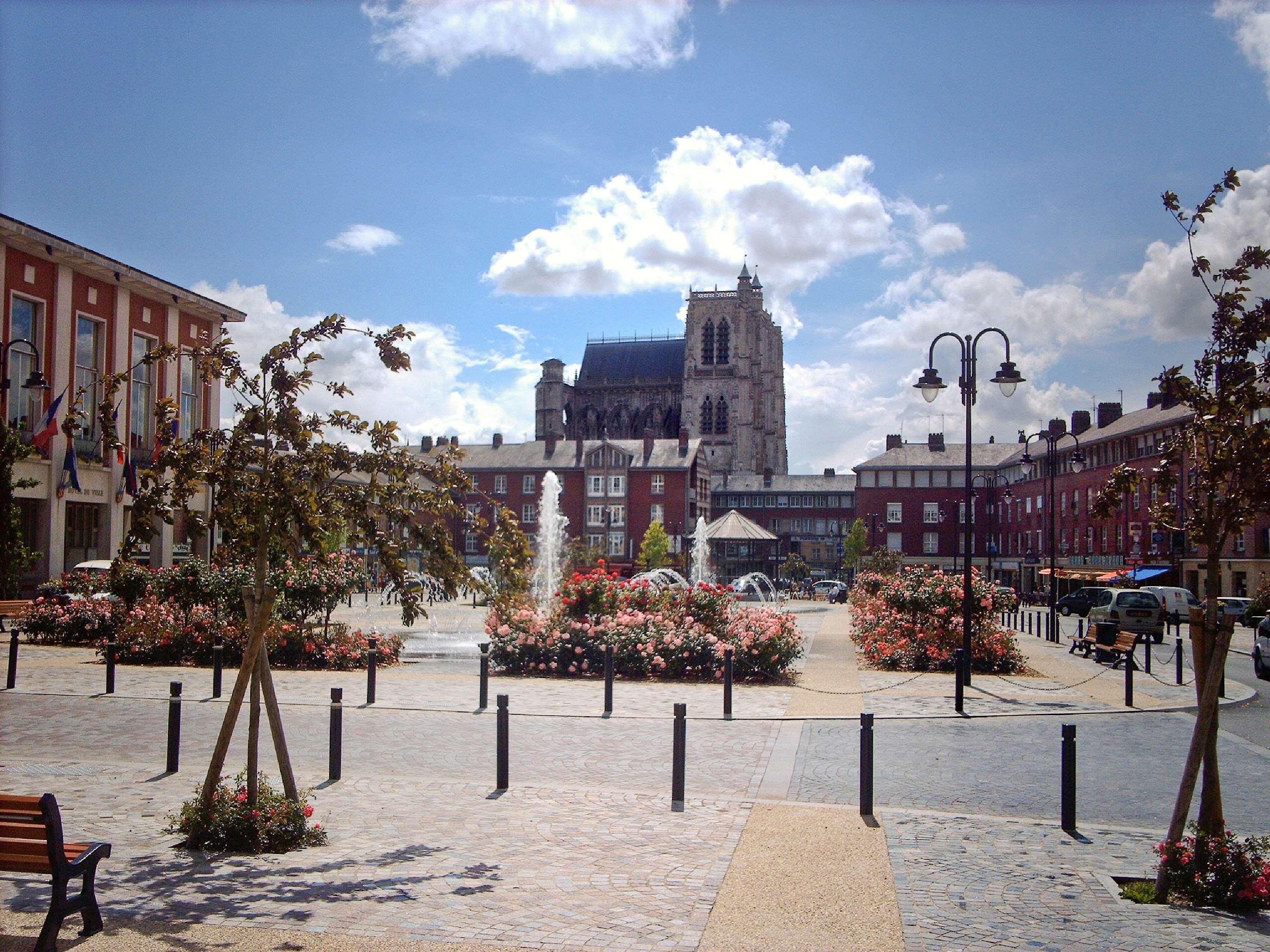 Mercure Abbeville Centre - Porte De La Baie De Somme Exterior photo